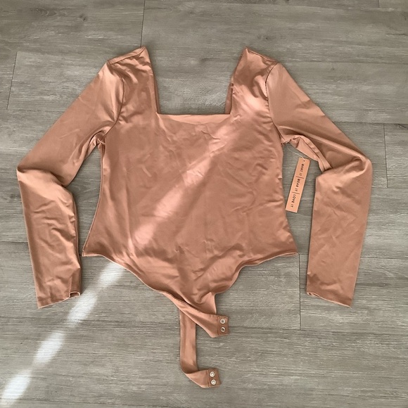 Almost Famous Tan Long Sleeve Bodysuit - Picture 2 of 6